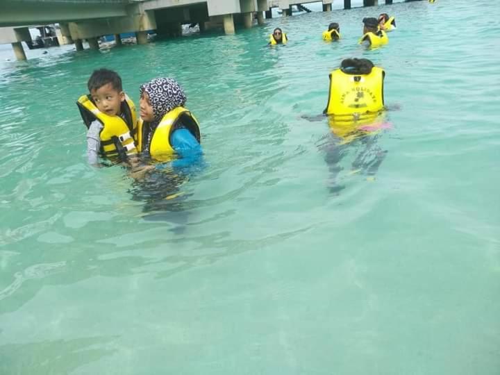 Long Beach Garden Kampung Kuala Besut Bagian luar foto